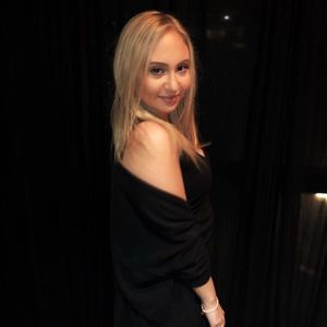 Meet your Posher, Nikki